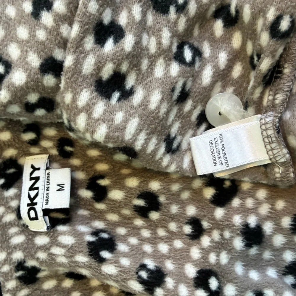 DKNY 2 piece fleece pajama set